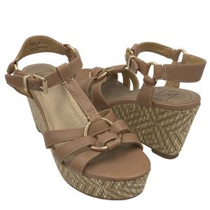 Latigo Darnella Brown Wedge Platform Sandals Size 7.5